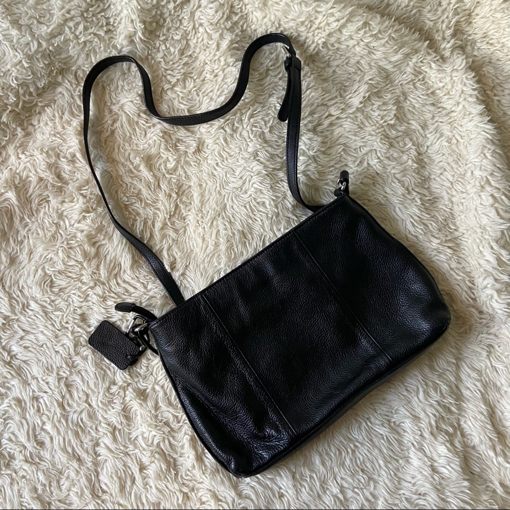 Black leather Clark’s purse
